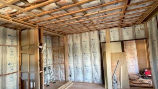 リフォーム工事②（壁・天井の断熱材）
